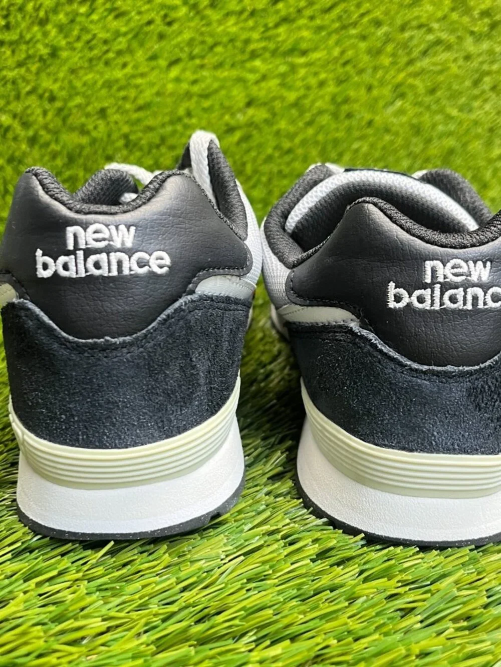 New Balance 574‎ v1 Boys Size 7Y White Black Red Athletic Running Shoes Sneakers